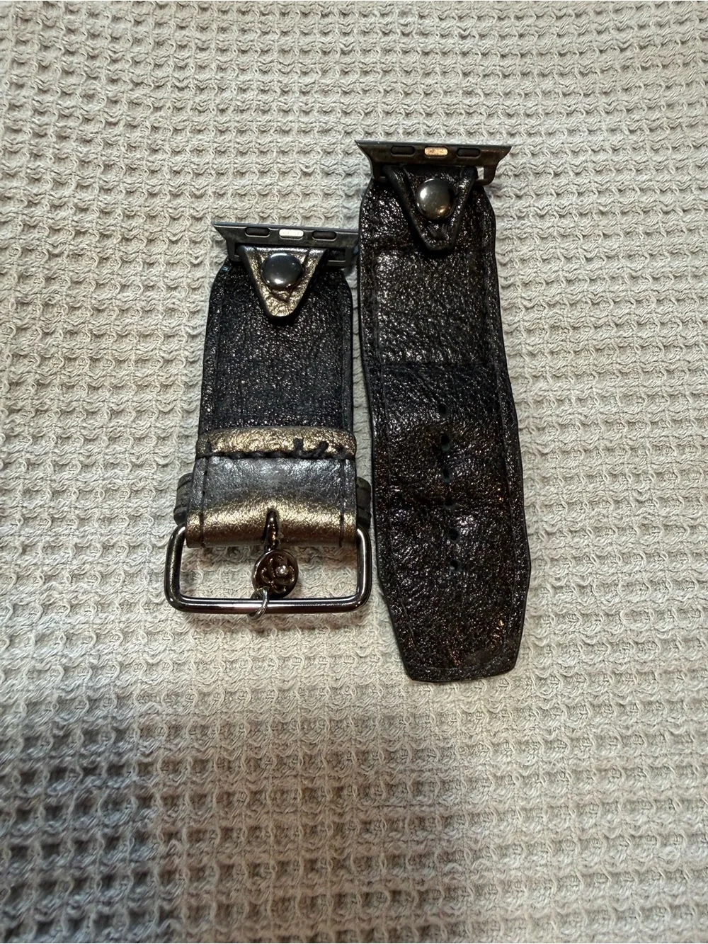 Louis Vuitton Spark*l Band Metallic Silver Leather with patch, size 2